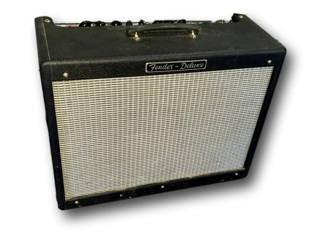 The Fender Hot Rod Deluxe Guitar All tube Combo Amp 40W (1 of 6)