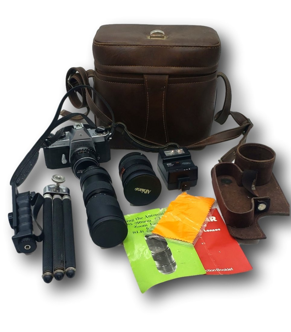 Honeywell Pentax Spotmatic II, Lenses, Flash, Case: 35 MM Vintage Pentax Spotmatic II camera, tested and working. 3 different lenses, flash, case, and other assorted accessories as pictured. -We review every item to determine its basic condition. If yo
