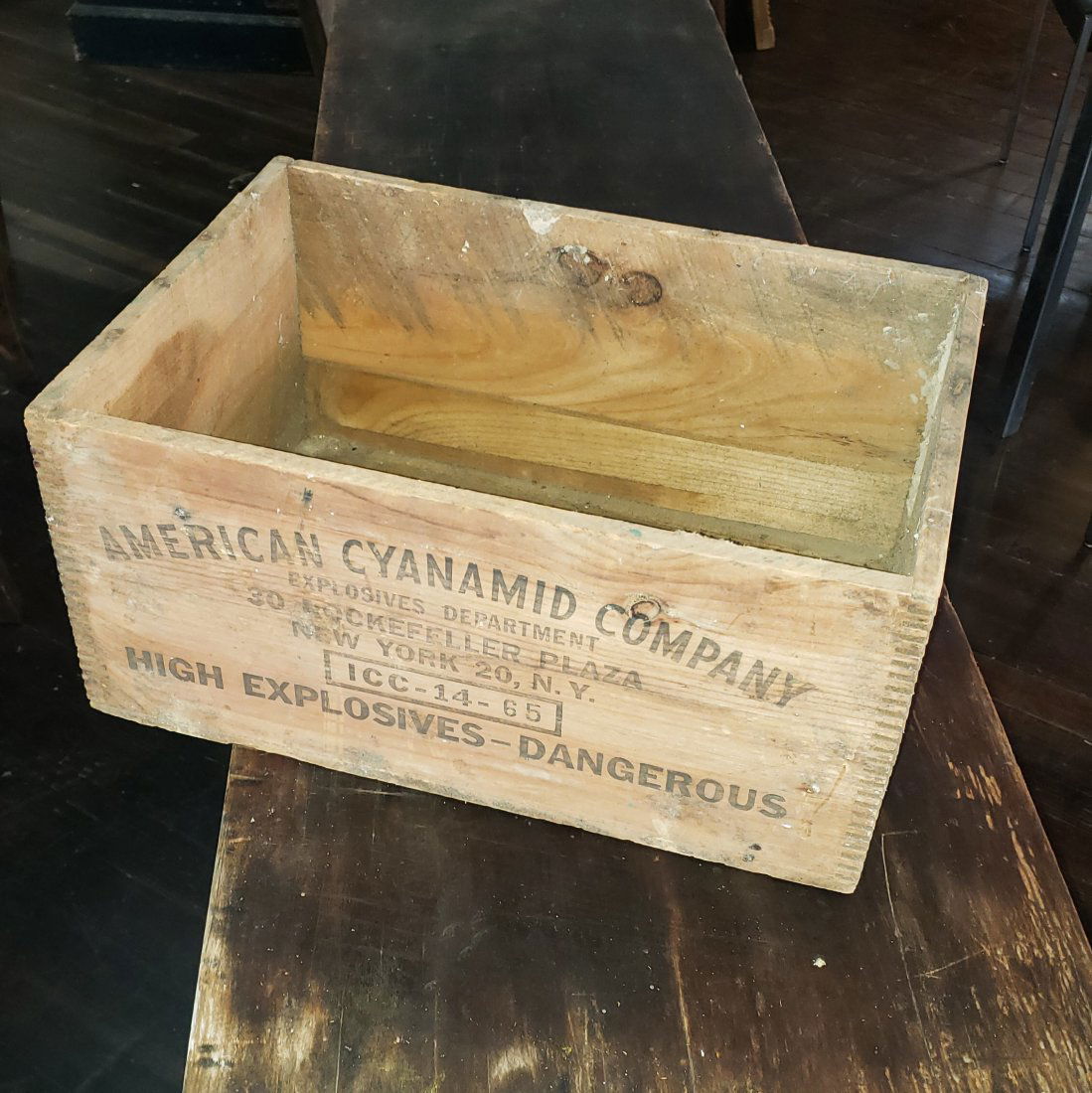 EXPLOSIVES Box  : Old Dovetail Wooden American Cyanamide (1 of 6)