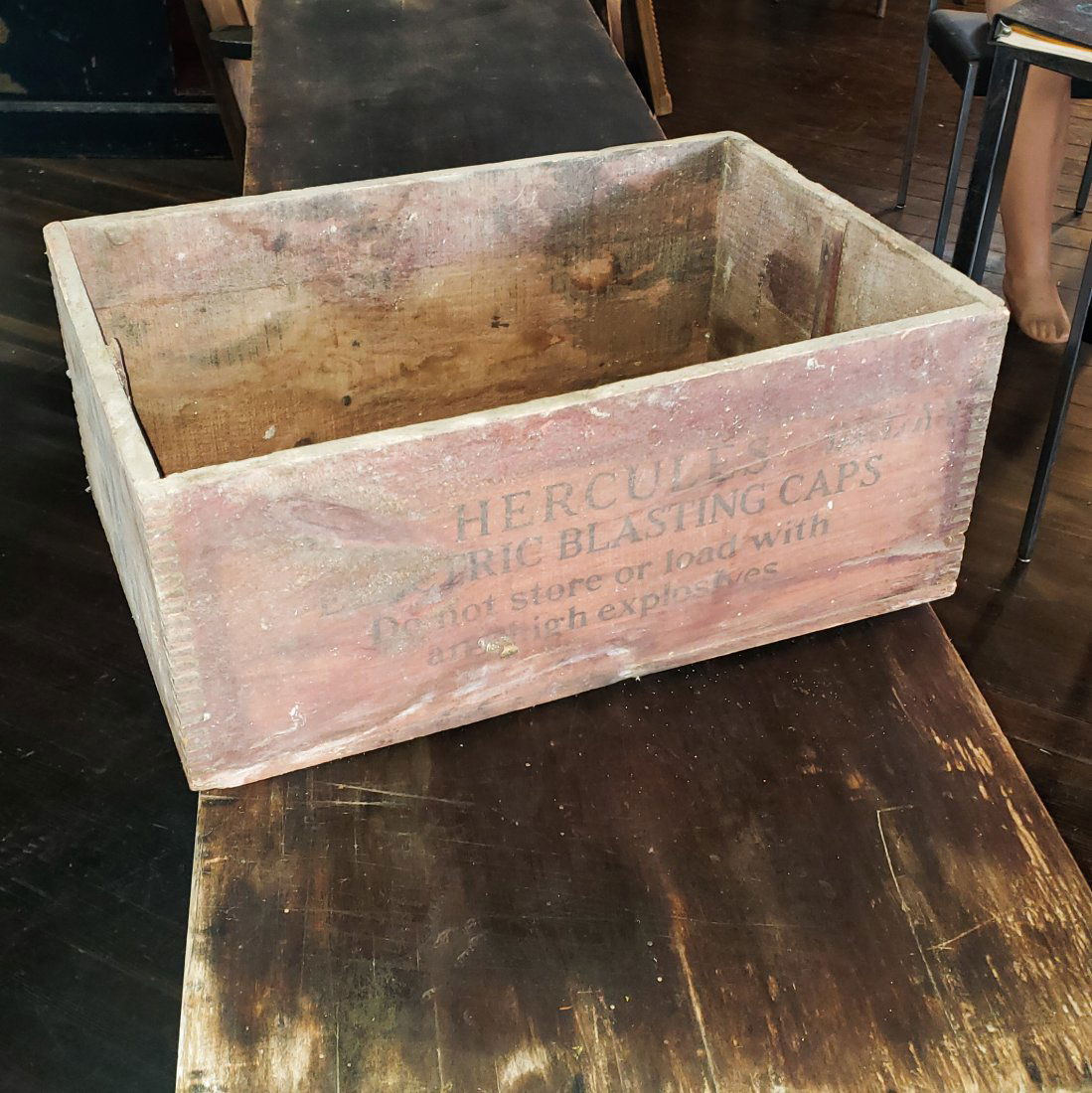 Vintage Hercules Powder Electric Blasting Caps Wood Crate (1 of 6)
