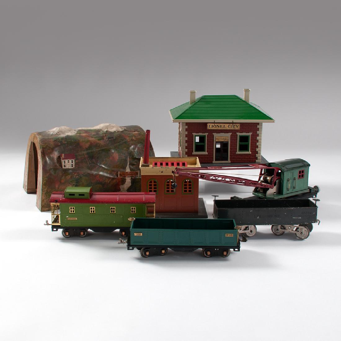 Lionel Pre-War Cars and Buildings, Lot of Seven (1 of 2)