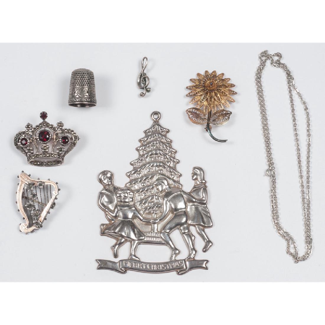 Gorham 1977 "Children 'Round the Tree" Christmas (1 of 1)