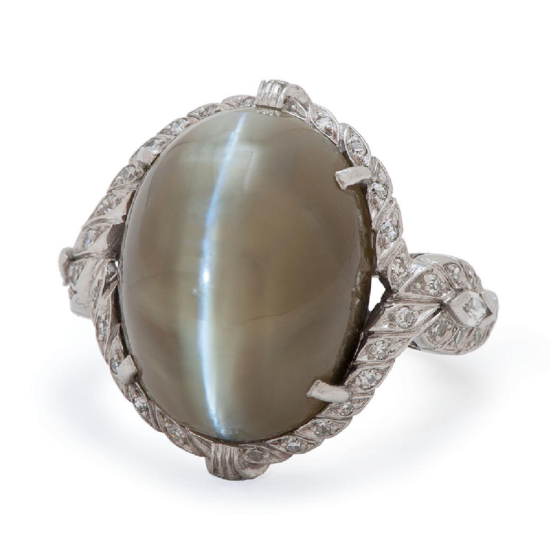 Platinum Cat's Eye Chrysoberyl and Diamond Ring (1 of 5)