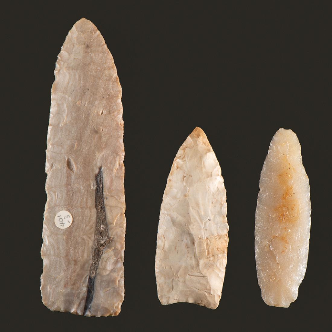 Three Paleo Points,: Three Paleo Points, From the Collection of Richard Bourn, Sr., Old Saybrook, Connecticut Paleo Indian Period, 13,000-7000 B.C. Wisconsin [192] Morgan County, Illinois [373] Illinois [401] lot of 3, lo