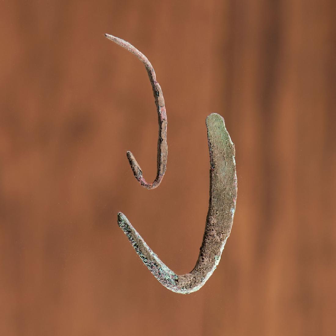Old Copper Culture Fish Hooks,: Old Copper Culture Fish Hooks, From the Collection of Roger "Buzzy" Mussatti, Michigan Old Copper Culture, 7000-3000 B.C. Vilas County, Wisconsin / Gogebic County, Michigan lot of 2, longest 1.5 in.