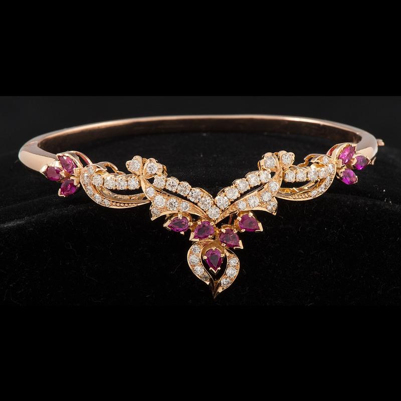 18k Gold Diamond and Ruby Bracelet (1 of 3)