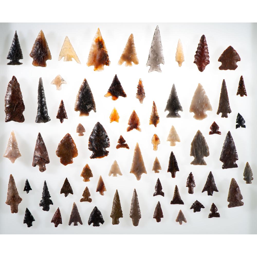 A Group of Gem Points, Longest 3 in.: Protohistoric, A.D. 1500-1650 Oregon lot of 102, longest 3 in. Collection History Karl G. Parchert, Dearborn, Michigan