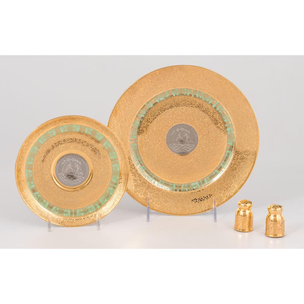 Bohemia Czech Gilt Plates and Shakers: Bohemia Czech Gilt Plates and Shakers Czechoslovakian. twenty-four wares, including eight dinner plates, eight dessert plates, and eight shakers, each with 24 karat gold platinum overlay. Diameter of 