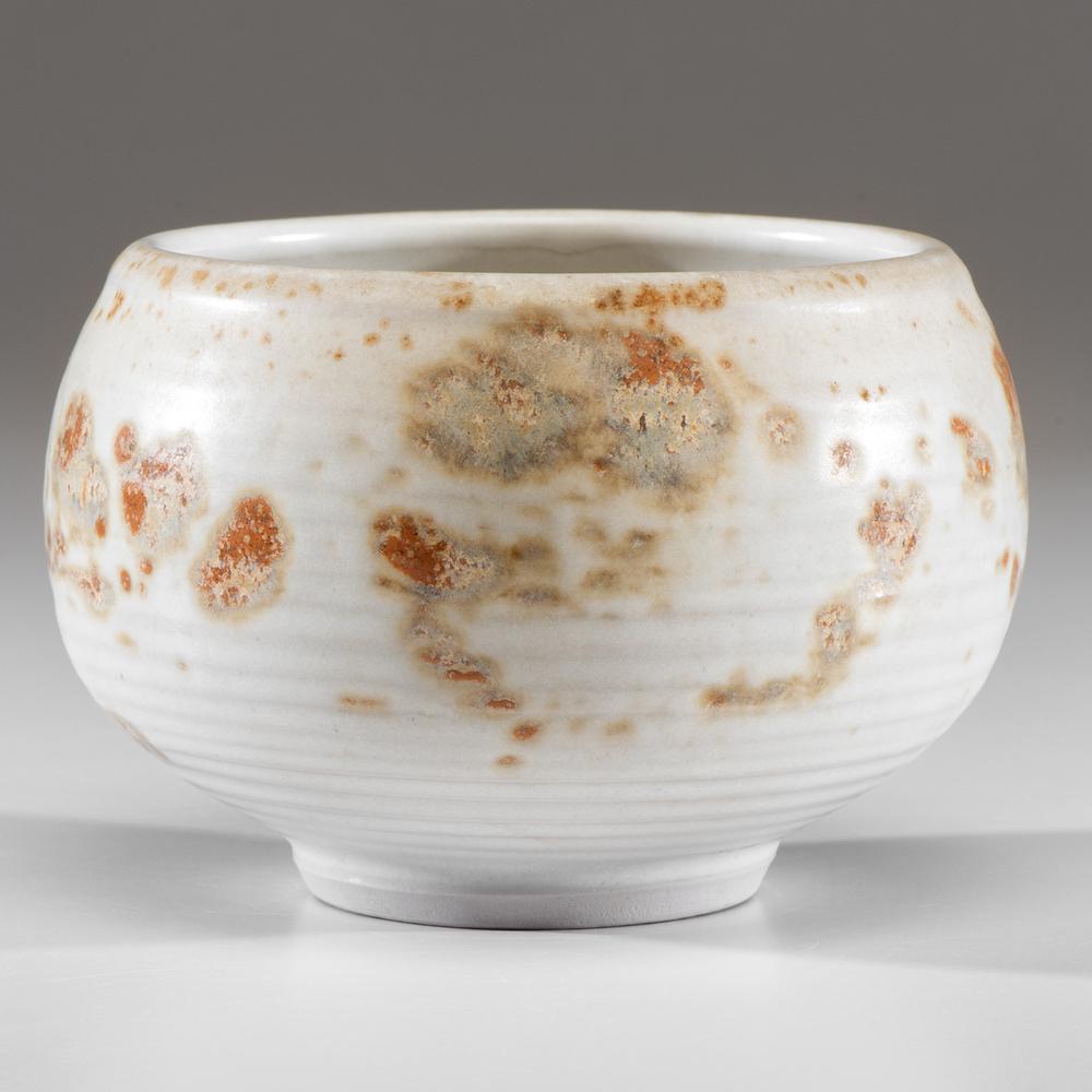Vivika and Otto Heino (American, 1910-1995 and: Vivika and Otto Heino (American, 1910-1995 and 1915-2009) Bowl glazed stoneware incised signature to underside Height 4 x diameter 5 inches.