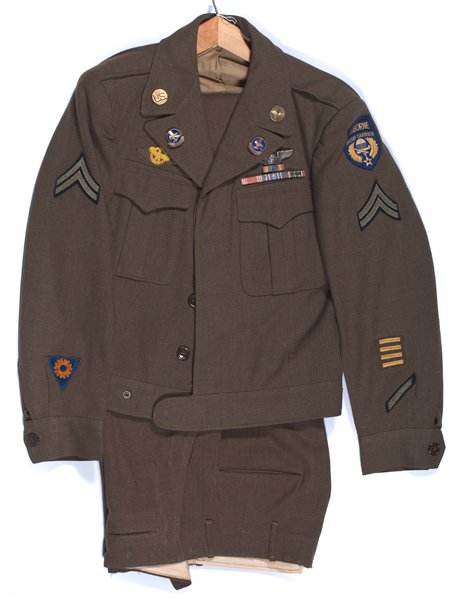 WWII American Enlisted Man's Air Corps "Ike" Jacke: WWII American Enlisted Man's Air Corps "Ike" Jacket With airborne troop carrier patch, sterling pin-back air crew wing, and troop carrier distinct insignia. Four-medal ribbon bar consisting of Air m