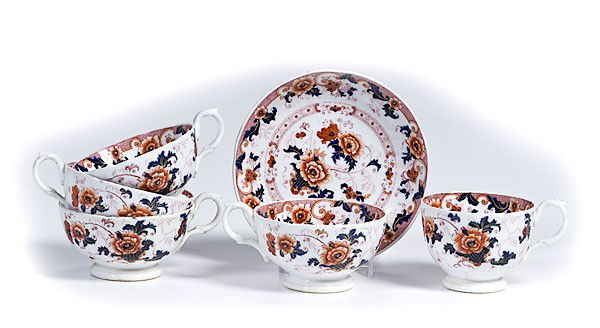 J.R. Bentick Tea Cups, Coffee Cup, & Saucer Descen: J.R. Bentick Tea Cups, Coffee Cup, & Saucer Descended Directly in the Lincoln Family Lot of 6 painted porcelain pieces, including 4 tea cups, ht. 2 in., dia. 3.75 in.; 1 coffee cup, ht. 2.5 in., dia