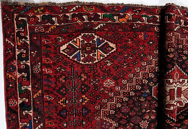 Shiraz Rug : Shiraz Rug Iran, 20th century, Shiraz rug; 117 x 87 in. (9 ft. 9 in. x 7 ft. 3 in., 297.18 x 220.98cm)