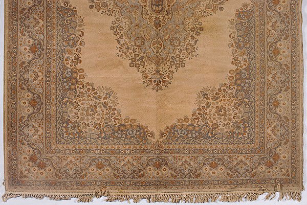 Kirman Rug : Kirman Rug Iran, ca 1940-1950, machine made Kirman rug; 132 x 88 in. (11 ft. x 7 ft. 4 in., 335.28 x 223.52cm)