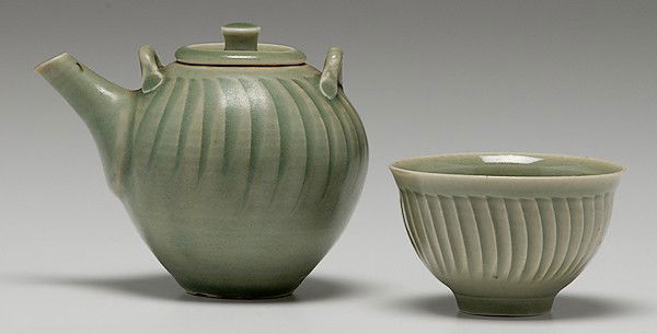Potters' Market: David Leach Teapot and Tea Bowl : David Leach (1911-2005, Japan) Teapot and Tea Bowl Signed, porcelain teapot, ht. 4.75 in. From the Collection of Dorothy Miner.