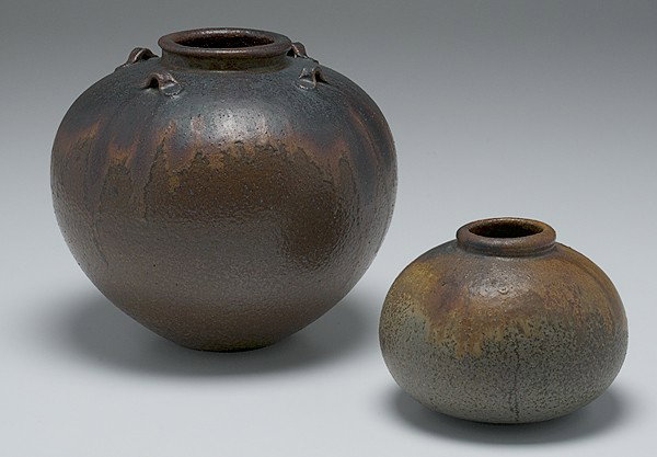 Potters' Market: Judy Glasser and Hiroshi Nakayama: Judy Glasser and Hiroshi Nakayama Two Vessels Stoneware; tallest: ht. 9 in. From the Collection of Dorothy Miner.