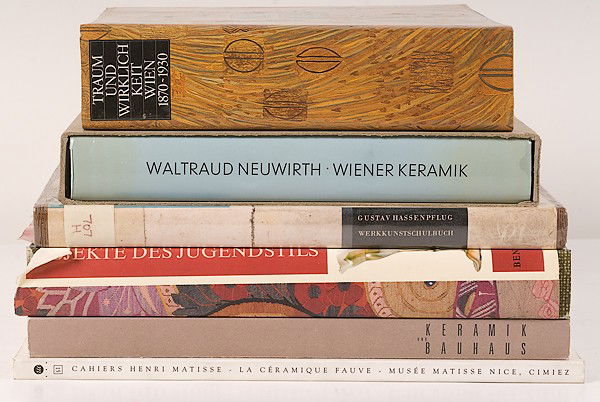Miner Library: [GERMAN] Bauhaus & Art Nouveau : [GERMAN] Bauhaus & Art Nouveau German, includes six books about Bauhaus and Art Nouveau ceramics:Traum und Keit Wien, 1870-1930Andre Metthey, La Ceramique Fauve Gustav Hassenpflug, Das Werkkunstschu