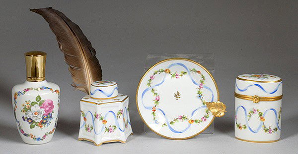 LIMOGES PORCELAIN DRESSER SET : LIMOGES PORCELAIN DRESSER SET France, Limoges dresser set, includes pin tray, perfume bottle, hinged lidded box and inkwell. All marked by various French makers. 3" - 5" high.