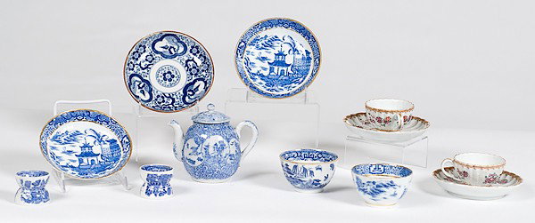 Chinese Export Tablewares : Chinese Export Tablewares Chinese export, an assembled group of twelve items with eight blue and white tablewares including a teapot, three bowls, two handle-less teacups, and a pair of napkin rings