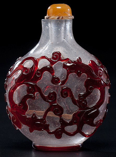 Peking Glass Snuff Bottle : Peking Glass Snuff Bottle Chinese, a Peking glass snuff bottle with red overlay depicting chiling, unmarked; ht. 2.75 in.