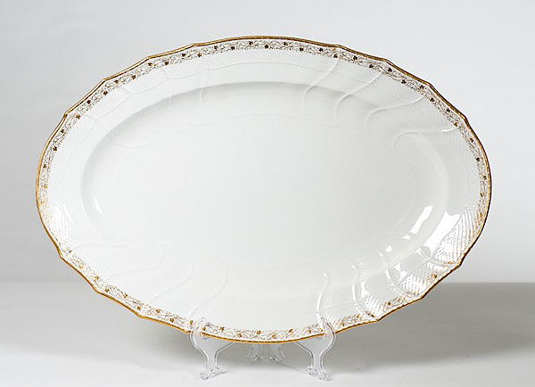 KPM Platter : KPM Platter German, a KPM platter with scalloped rim and gilt ivy border, marked KPM on side; lg. 21.75 in.