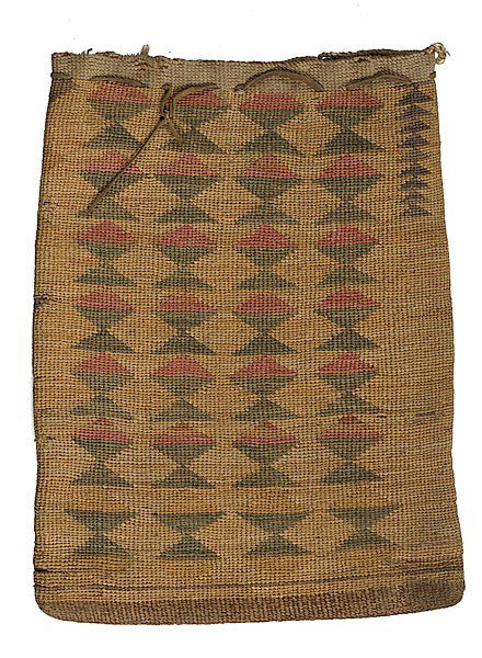 Nez Perce Corn Husk Bag : Nez Perce Corn Husk Bag with stacked diamonds on one side and chevrons on opposite; designs executed with dyed corn husk; hide thong at opening, length 17.75 in. x width 13.5 in. early 20th century�