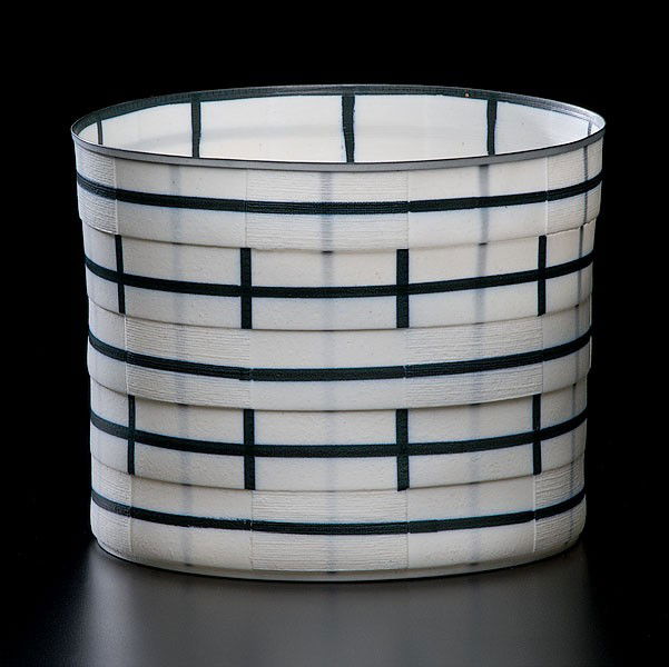 Bodil Manz (1943, Denmark) : Bodil Manz (1943, Denmark) Large Cylinder 1995 Porcelain; ht. 7.5 in, dia. 9.5 in.