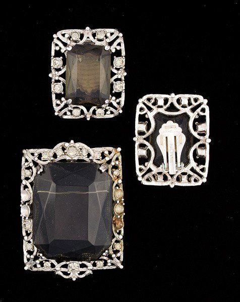 Sara Coventry Costume Jewelry Collection : A Sara Coventry costume jewelry set including a large brooch/pendant and matching ear clips; all signed pieces are stamped.