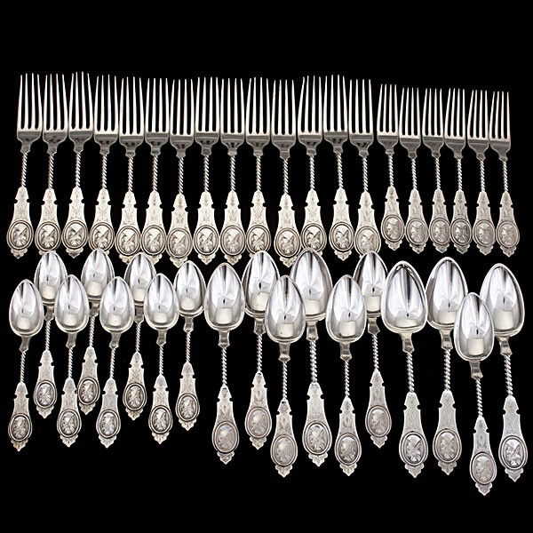 Duhme & Co. Medallion Twist Sterling Flatware : Duhme & Co. Medallion Twist Sterling Flatware Cincinnati, OH, a 37 piece group of Medallion Twist sterling silver Duhme & Co. flatware, including eight teaspoons, ten table spoons, six luncheon fork