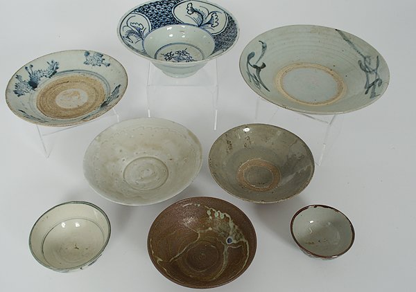 Collection of Asian Tablewares : Asia. An assembled collection of eight porcelain and stoneware tablewares including one Japanese tea bowl, one Japanese signed bowl, one Japanese blue and white bowl, three Korean bowls, one Korean te