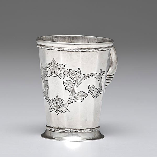 Heavy Coin Silver Presentation Cup: Heavy Coin Silver Presentation Cup Probably Agentinian, ca 1900. A coin silver handled cup, later presented and engraved on bottom to John Davis Lodge and his wife, from Lois Fiore, el Presidente del