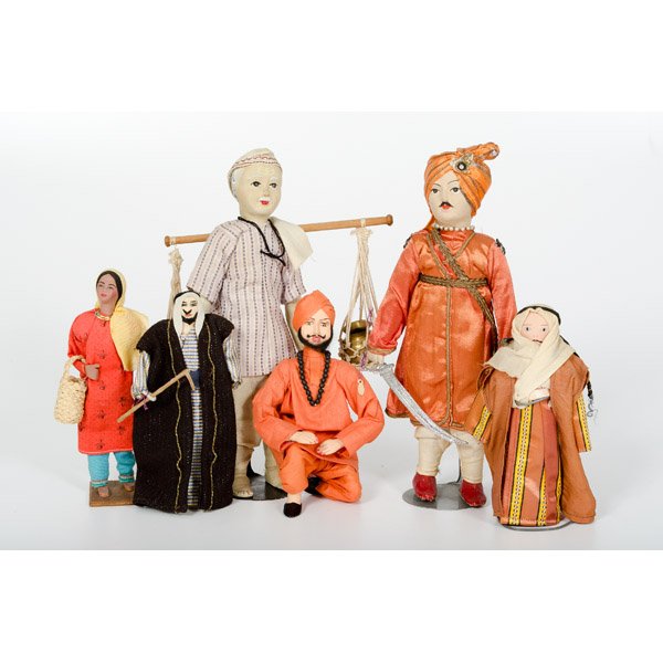 Middle Eastern Country Dolls : Middle Eastern Country Dolls Middle East, an assembled group of ethnic dolls from Jordan, Egypt, India, Israel, all in colorful ethnic costumes; tallest