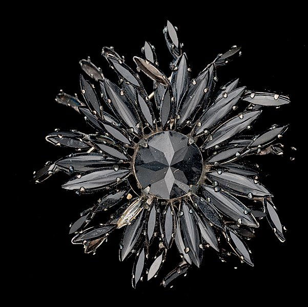 Schreiner NY Brooch : Schreiner NY Brooch A black abstract Schreiner brooch; all signed pieces are stamped.