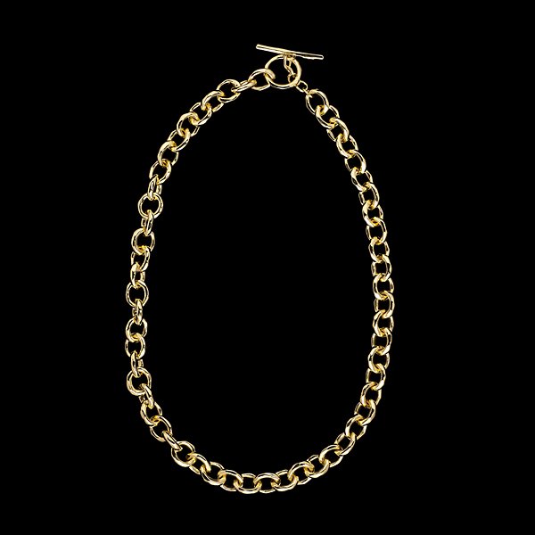 Ippolita 18k Chain Necklace : 18k yellow gold chain necklace with hammered surface and toggle clasp. Each link is hollow, making the piece light for the wearer. The links measure approximately 11.11 x 10.55 mm; lg.17 in., wt. 20.9