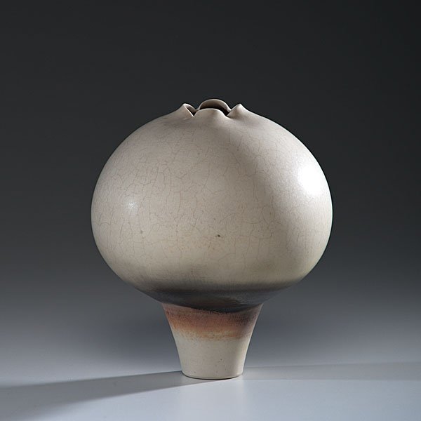 Geoffrey Swindell (1945, England) : Untitled 1980 Porcelain; ht. 6, dia. 5.5 in. Provenance: Daniel Jacobs and Derek Mason Collection; Acquired from Graham Gallery, NY, 1980.