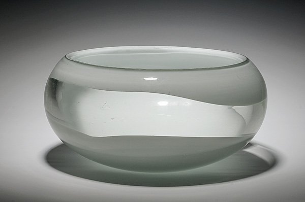 Alfredo Barbini Art Glass Bowl : Alfredo Barbini Art Glass Bowl Italian, ca 1950s, an Alfredo Barbini white and clear art glass bowl, incised signature Pauly A. Barbini: ht. 6, lg.11 in.