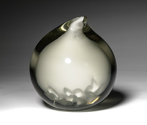 Alfredo Barbini Art Glass Paper Weight : Alfredo Barbini Art Glass Paper Weight Italian, ca 1950s, an Alfredo Barbini art glass paper weight in form of a fig, inscribed A. Barbini: ht. 4 in.