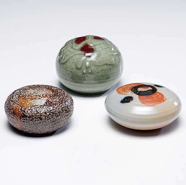 Otto and Vivika Heino (1910-1995, USA; 1915-2009, USA) : Otto and Vivika Heino (1910-1995, USA; 1915-2009, USA) Set of Three Paperweights, ca 1995 Largest; ht. 1.5, dia. 3.75 inches Artist signatures and dated on base
