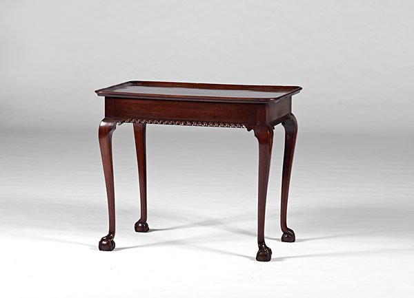 Massachusetts Chippendale Tea Table : Massachusetts Chippendale Tea Table American (Massachusetts), ca 1760. A Chippendale mahogany tray top tea table, the tray top with rounded corners, the frame with a gadrooned apron, all over cabr