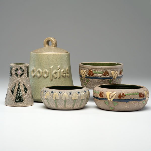 Roseville Pottery Grouping : Roseville Pottery Grouping Group of Four Mostique Bowls and Vase, plus Cookie Jar Ceramic; Largest bowl: ht. 3.25, dia. 6.5 in.