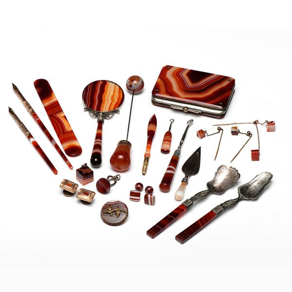 Collection of Agateware Jewelry, Desk and Dresser: Collection of Agateware Jewelry, Desk and Dresser Accessories An assembled group of twenty pieces of agateware jewelry, desk and dresser accessories, including a card case, a small hand-held mirr