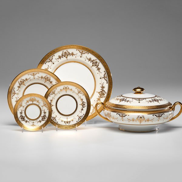 Minton Riverton Partial Service : Minton Riverton Partial Service English, second half 20th century. A partial dinner service by Minton in the Riverton pattern consisting of fourteen dinner plates, eighteen dessert plates, ten bread