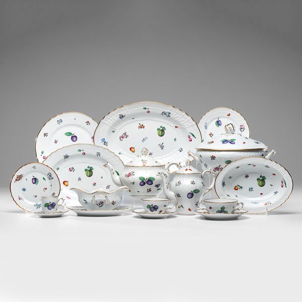 Ginori Perugia Partial Dinner Service Plus : Ginori Perugia Partial Dinner Service Plus Italian, 20th century. A 113-piece Ginori dinner service for twelve in the Perugia pattern, comprised of twelve dinner plates, twelve salad plates, twelve