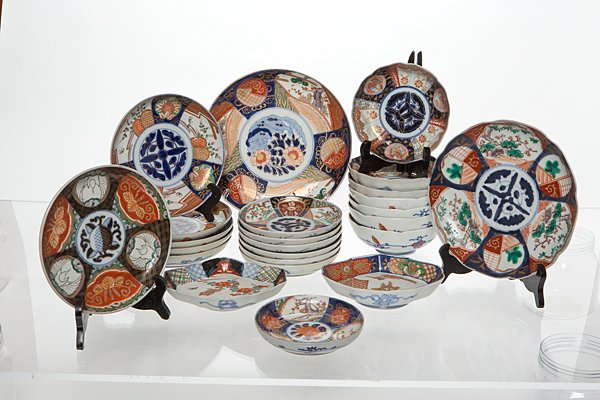 Japanese Imari Dinnerwares : Japanese Imari Dinnerwares Japanese, 19th century. A Meiji period extensive 73-piece set of Imari bowls, soup dishes and plates, with marks for Arita wares; largest dia. 10 in.