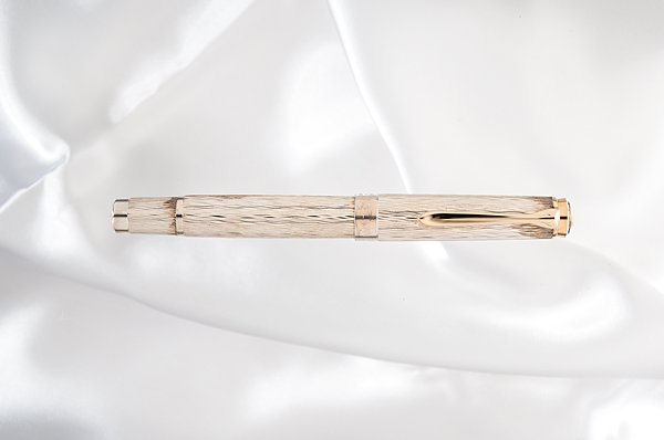 Pelikan/Classic Pens 2002 Goethe "CP6 Charlotte": Pelikan/Classic Pens 2002 Goethe "CP6 Charlotte" Limited Edition Fountain Pen Pelikan/Classic Pens 2002 Goethe "CP6 Charlotte" Limited Edition fountain pen. Based upon its classic "Souveran" M800 s