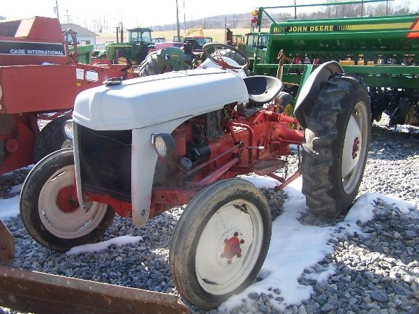 Ford 8n Tractor - 3