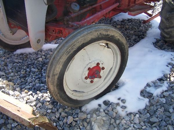 Ford 8n Tractor - 4