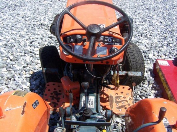Kubota B4200 4x4 Tractor "Fixer Upper"! - 5