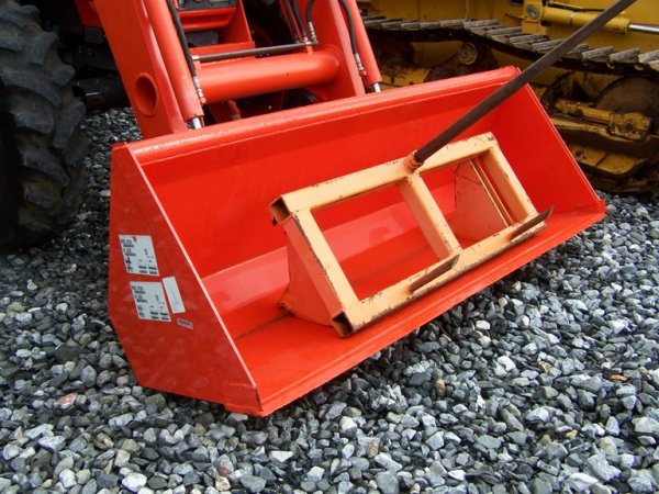 Kubota M9000 4x4 Tractor Loader with Cab - 10