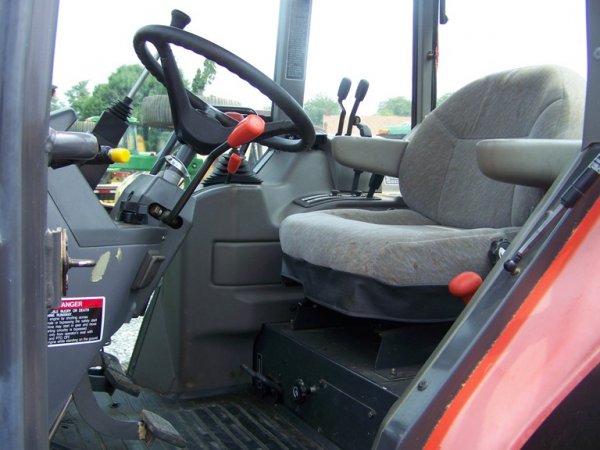 Kubota M9000 4x4 Tractor Loader with Cab - 9