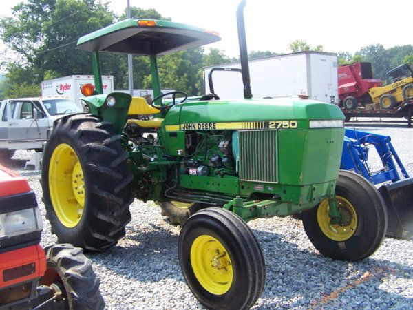 209 1986 John Deere 2750 Tractor Aug 13 2007 G W Mcgrew